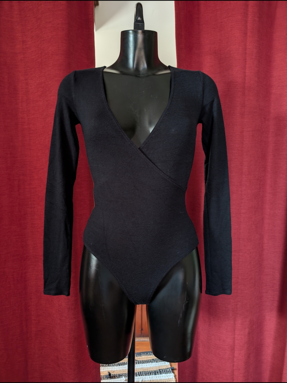 Wilfred Free by Aritzia Crossover Wrap Long Sleeve Bodysuit - Size XS
